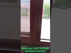 Сдвижные окна деревянного цвета