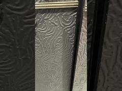 Большая входная дверь