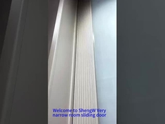 Очень узкая комната с раздвижной дверью