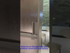 Трехстворчатая раздвижная дверь