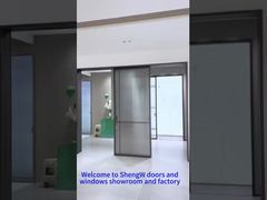 Очень узкие три раздвижные двери.